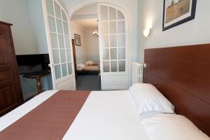 Hotels Le Chatel : Chambre Familiale
