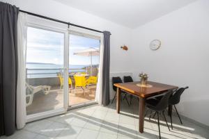 Apartment in Okrug Gornji with sea view, terrace, air conditioning, WiFi 5049-3