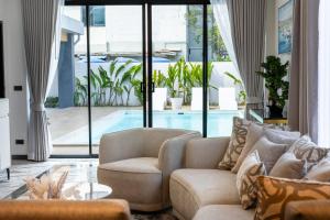 Luxury 6BR Private Pool Villa in Heart of Jomtien Beach 六卧室豪华泳池独栋别墅 中天核心区
