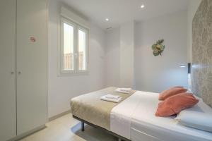 Chic & Comfortable Apartment, Private Terrace