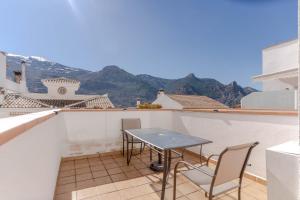 RentitSpain - Güejar Sierra - Moderno y Confortable Veleta II, con Aparcamiento, Terraza y WI-FI