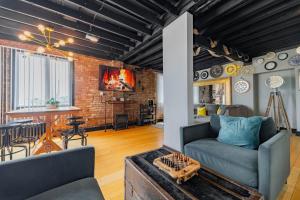 Spacious Home | Steampunk Style & Modern Comfort