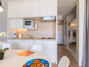 Darwin II - 0605 + box 41 (Green Garden)