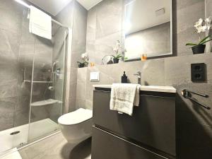 Bright Studio Retreat with outdoor terrace&garage