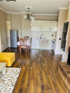 Spacious Modern 2BR Apartment at Artificial Lake Park