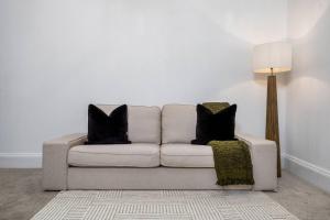 Stirling Edwardian House - Fireplace,Garden,Parking