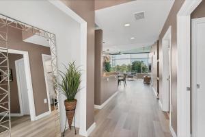 Spacious Apartment Masterfully Decorated