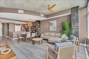Spacious Apartment Masterfully Decorated