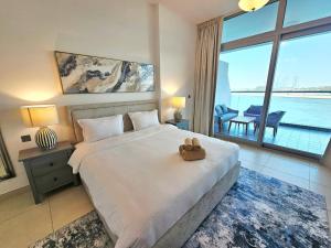 Beachfront-Huge Apt-in Palm-Private Beach