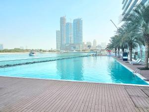 Beachfront-Huge Apt-in Palm-Private Beach