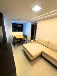 Apartamento mobiliado com ar condicionado