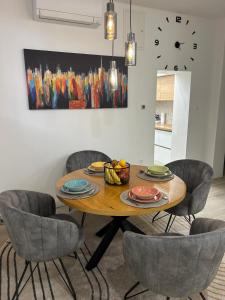Lelo Sunset Spa, Romantic Garden Apartment with Private Jacuzzi