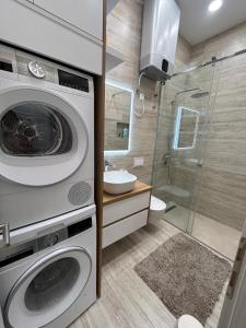 Lelo Sunset Spa, Romantic Garden Apartment with Private Jacuzzi