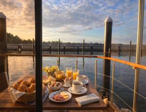 ÖKO Budget Hausboot Retreat Morgenrot