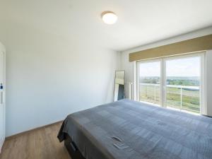 Pearl Beach - 0504 + box 12