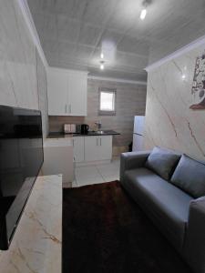 Mama Rs Budget-friendly BACKROOM 3