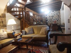 Andromahi Stone House