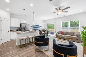 Southern Charm 2 Modern SideSide Townhomes