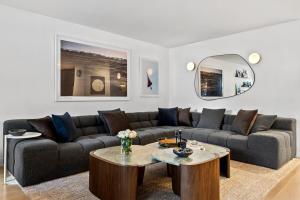 Modern 2BR Brooklyn Retreat Near Manhattan with Private Backyard