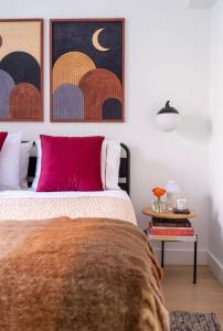 Modern 2BR Brooklyn Retreat Near Manhattan with Private Backyard