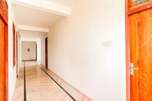 Hotel O by OYO Arpit Hotel Jhusi Railway Station