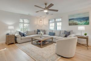 Mtn-View Deck! Modern Retreat Near Jump Off Rock