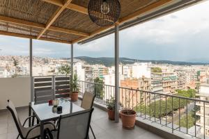 Unique Skyview Apartment-Downtown