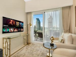 Chic 1BR With Burj Views And Near Dubai Mall