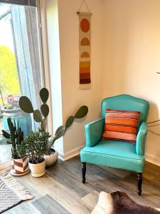 1 Mile from Downtown, Patio w Sunset View