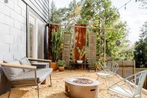 1 Mile from Downtown, Patio w Sunset View