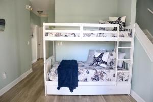 Steps to Pvt beach , Beach ramp, 2 pools, Sleeps 18 - Lazy Marlin