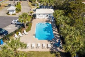 Steps to Pvt beach , Beach ramp, 2 pools, Sleeps 18 - Lazy Marlin