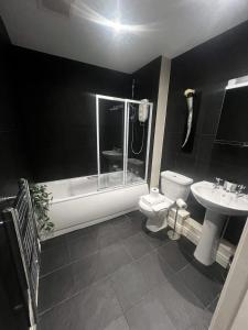 Majestic, modern & spacious harbour-view apartment with parking