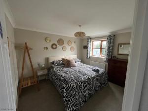 Spacious Village House near Oxford with Woodburner