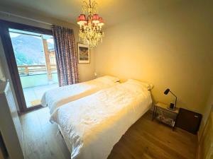 Ski-In Ski-Out Mountain View with Balcony