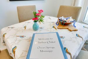 Harbor Oaks Haven Walk to Front Beach and Downtown!