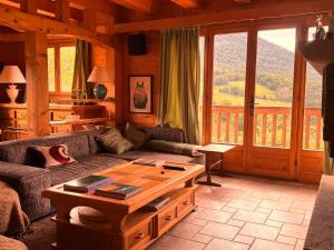 10 min from Lake Annecy, quiet chalet with view