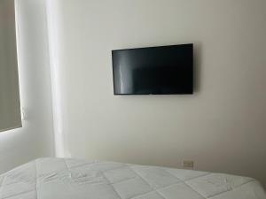 Luxury Apartment in Great Area!