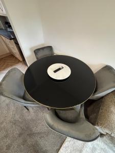 Luxury Solihull 2-BR Apartment near BP Pulse Arena, NEC, Bham Airport, Resorts World, JLR, HS2, Solihull Centre & Hospital