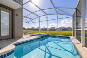 Elegant townhouse w pool & resort access