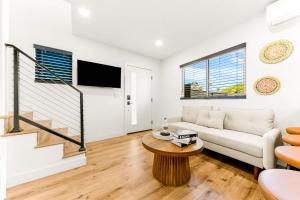 PB NEW BUILD l A Block from SAND