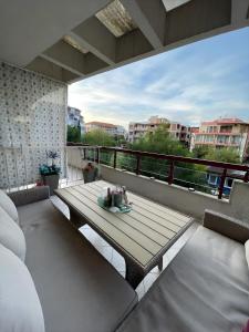 Elegant Studio near Beach - Terrace & Parking