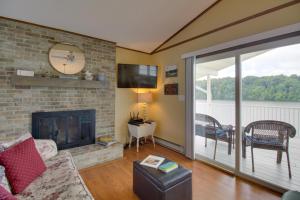 Lakefront Hiwassee Home w Private Dock & Deck!