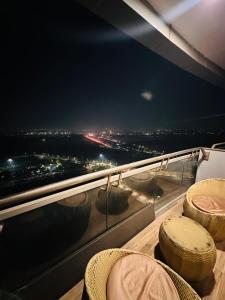 Luxe Riviera Suites Riverside & City View