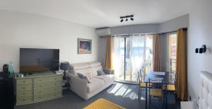 Sea View Studio by The Beach, City Centre, Seafront, Parking