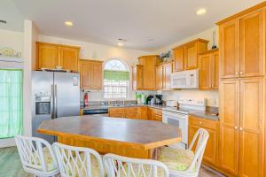 NTB4414 Dolphin Lookout