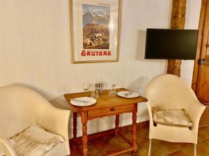 Maison de Castella next to Cathedrale