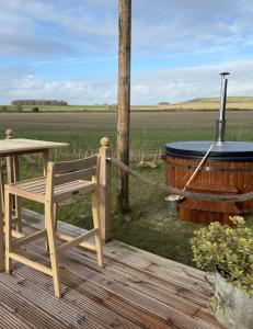 Yurt stay with Hot tub, Sauna, Cold Plunge & Riverstone Bath