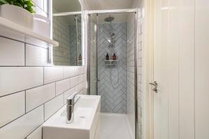 Guild Lodge 3 Bedrooms 3 Bathroom Home - Fast London Access