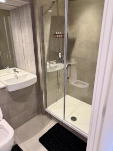 Contemporary Flat in the Heart of the West Midlands Built Around Your Lifestyle Close To Birmingham City Centre